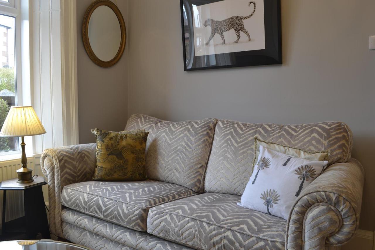 فيلا Stunning Period Townhouse With Garden, Walking Distance To Town دومفريس المظهر الخارجي الصورة